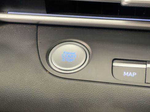 Used 2024 Hyundai Elantra SEL image 25