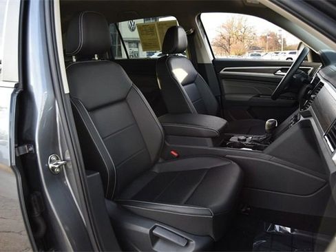 Certified 2023 Volkswagen Atlas SE image 20