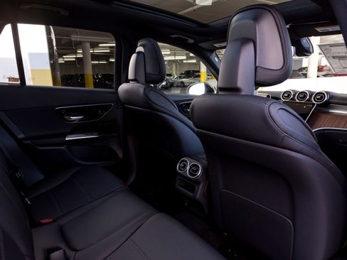 Used 2026 Mercedes-Benz GLC 300 4MATIC image 26