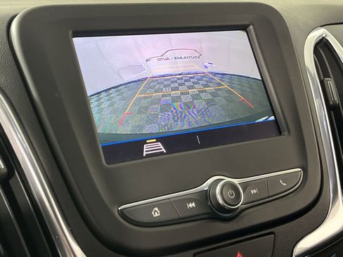 Used 2021 Chevrolet Equinox LT AWD/4WD image 17