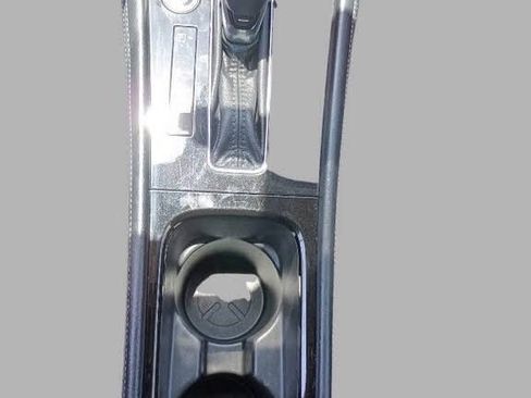 Used 2024 Nissan Kicks SR image 50