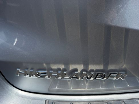 Used 2015 Toyota Highlander XLE AWD/4WD image 24