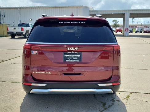 Used 2022 Kia Carnival SX FWD image 6