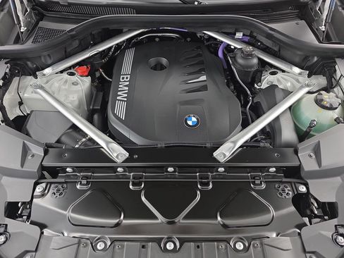 New 2026 BMW X5 xDrive40i w/ M Sport Package AWD/4WD image 30