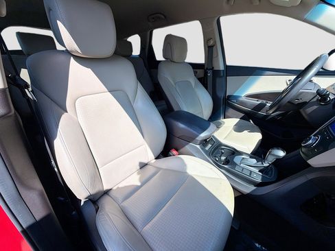 Used 2014 Hyundai Santa Fe GLS image 14