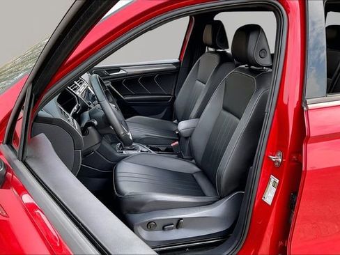 Used 2024 Volkswagen Tiguan SE R-Line image 15