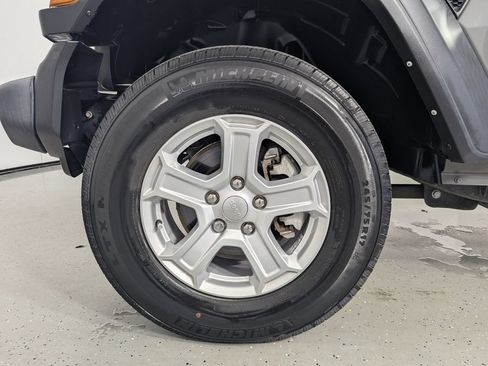 Used 2022 Jeep Wrangler Sport AWD/4WD image 8