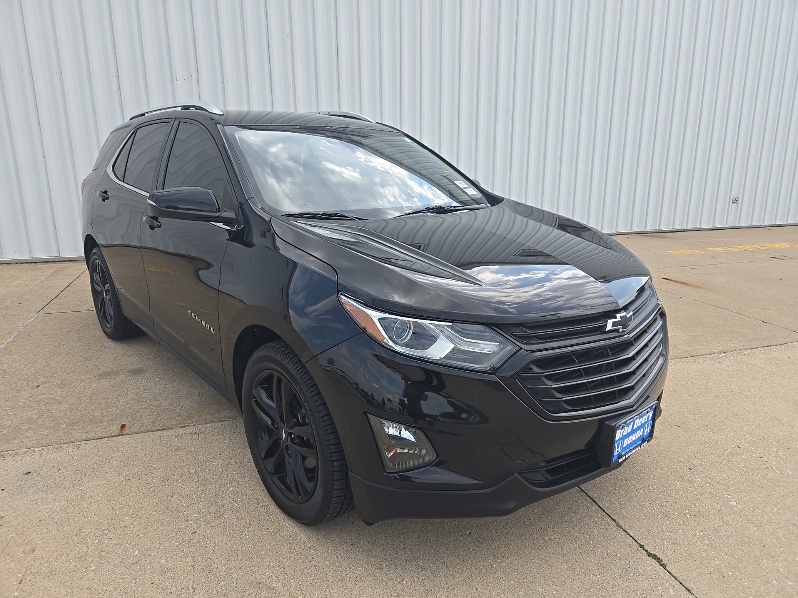 Used 2020 Chevrolet Equinox LT w/ Midnight Edition AWD/4WD image 2