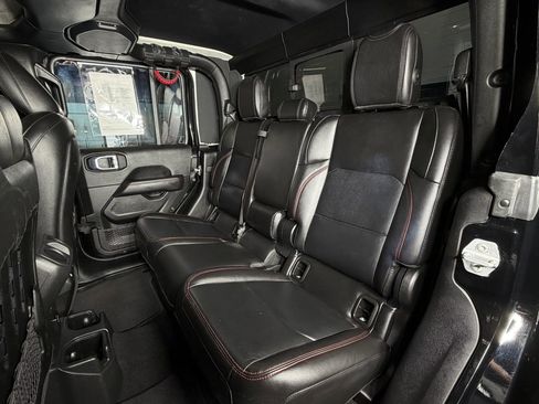 Used 2022 Jeep Gladiator Rubicon w/ LED Lighting Group image 16