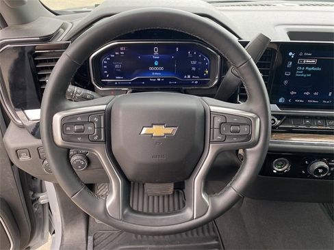 Used 2024 Chevrolet Silverado 1500 LT image 37