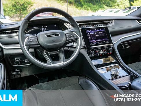 Used 2025 Jeep Grand Cherokee Altitude AWD/4WD image 26