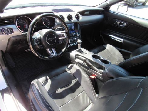 Used 2022 Ford Mustang Premium RWD image 4