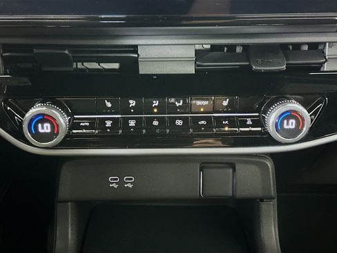 Used 2024 Honda Prologue EX image 24