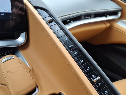 Used 2024 Chevrolet Corvette Z06 w/ Z07 Performance Package image 19