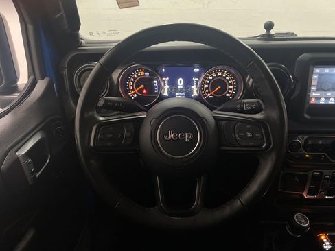 Used 2022 Jeep Gladiator Sport image 16