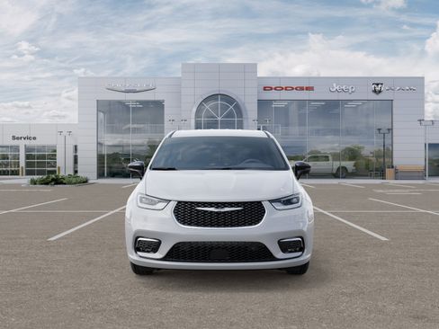 New 2026 Chrysler Pacifica Select image 6