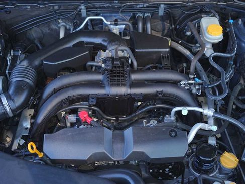 Used 2017 Subaru Forester 2.5i Premium image 9