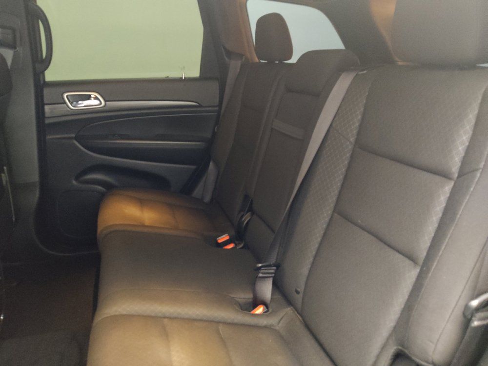 Used 2021 Jeep Grand Cherokee Laredo AWD/4WD image 18
