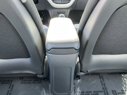 Used 2021 Chevrolet Bolt LT image 33