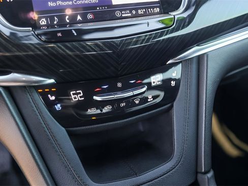 Used 2023 Cadillac XT6 Premium Luxury image 18