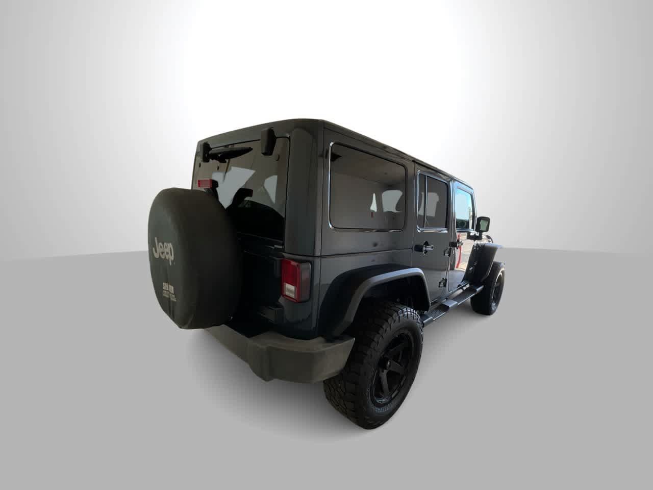 Used 2016 Jeep Wrangler Unlimited Sahara AWD/4WD image 8