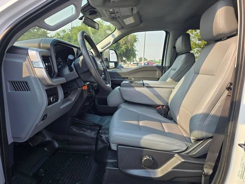 Used 2023 Ford F250 XL AWD/4WD image 10