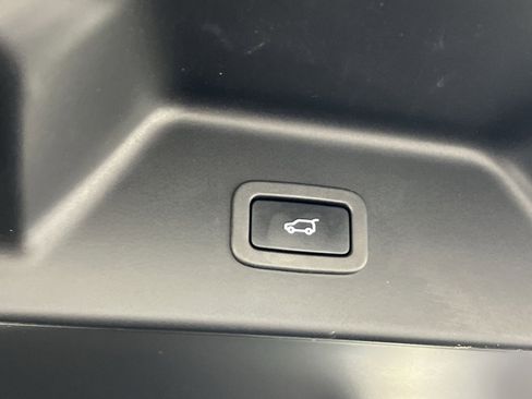 Used 2019 Land Rover Range Rover HSE image 27