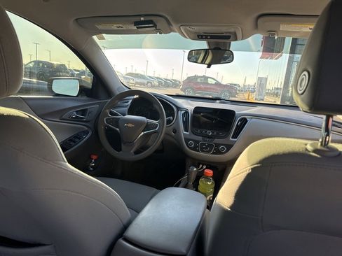 Used 2020 Chevrolet Malibu LS image 3