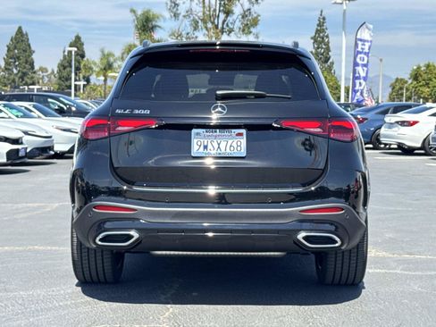 Used 2026 Mercedes-Benz GLC 300 image 4