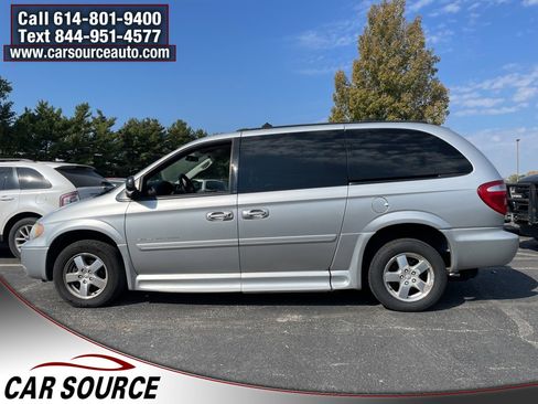 Used 2005 Dodge Grand Caravan SXT image 4