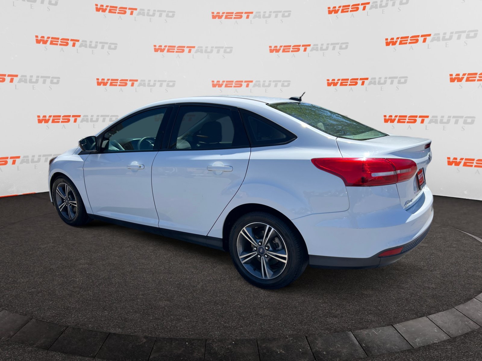 Used 2016 Ford Focus SE FWD image 3