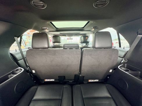 Used 2015 Ford Explorer XLT w/ Equipment Group 202A AWD/4WD image 28