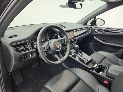 Used 2022 Porsche Macan image 16