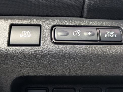 Used 2022 Nissan Frontier Pro-X w/ Technology Package image 25