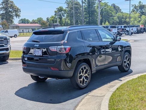 Used 2025 Jeep Compass Limited AWD/4WD image 5
