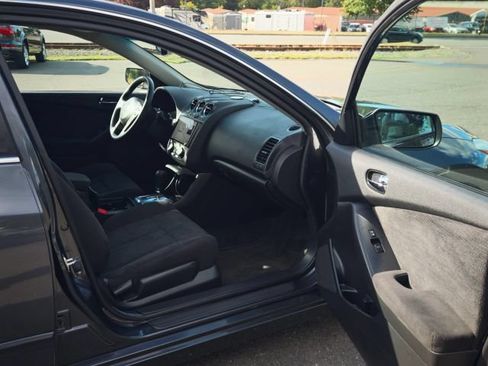 Used 2012 Nissan Altima 2.5 S w/ 20th Anniversary Pkg FWD image 23