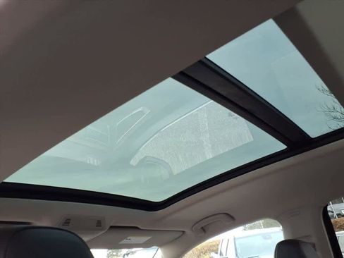 Used 2024 Volkswagen Atlas SE w/ Panoramic Sunroof Package image 20