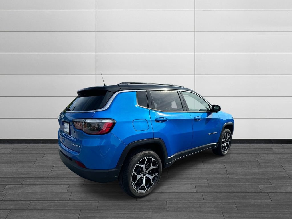 Used 2025 Jeep Compass Limited AWD/4WD image 3