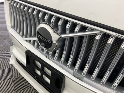 Certified 2024 Volvo XC90 T8 Ultimate w/ Protection Package Premier AWD/4WD image 9