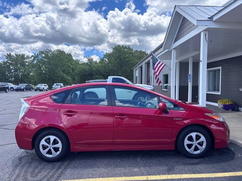 Used 2015 Toyota Prius Two FWD image 2