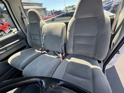 Used 2001 Ford F250 4x4 Regular Cab Super Duty image 10