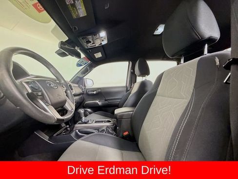 Certified 2021 Toyota Tacoma TRD Off-Road AWD/4WD image 6