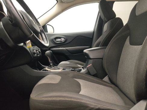 Used 2016 Jeep Cherokee Sport FWD image 17