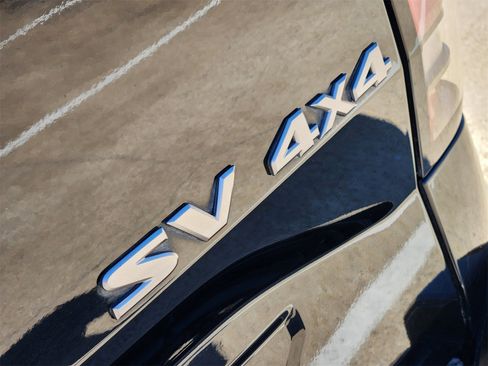 Used 2023 Nissan Frontier SV w/ Technology Package image 19