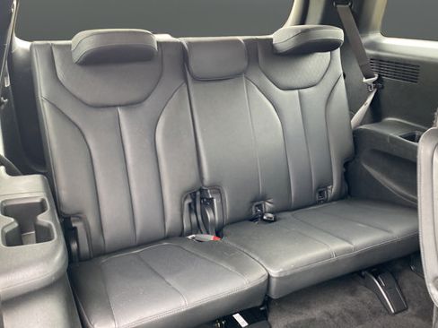 Used 2021 Hyundai Palisade SEL w/ Premium Package FWD image 27