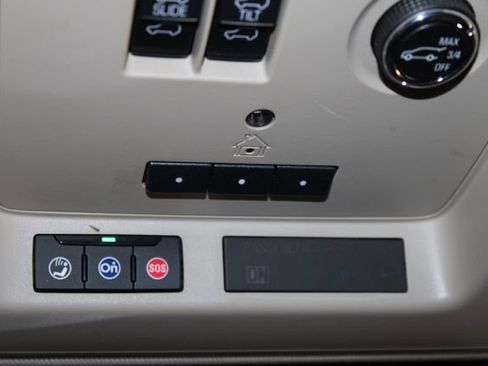 Used 2018 Cadillac Escalade Luxury AWD/4WD image 34