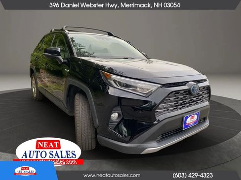 Used 2019 Toyota RAV4 Limited AWD/4WD image 4