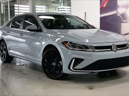 Used 2025 Volkswagen Jetta SE image 20