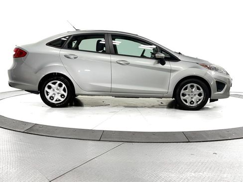 Used 2013 Ford Fiesta SE w/ Super Fuel Economy Pkg image 11