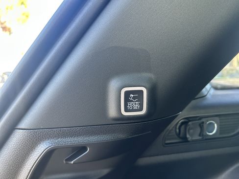 New 2025 Jeep Grand Cherokee Altitude image 8